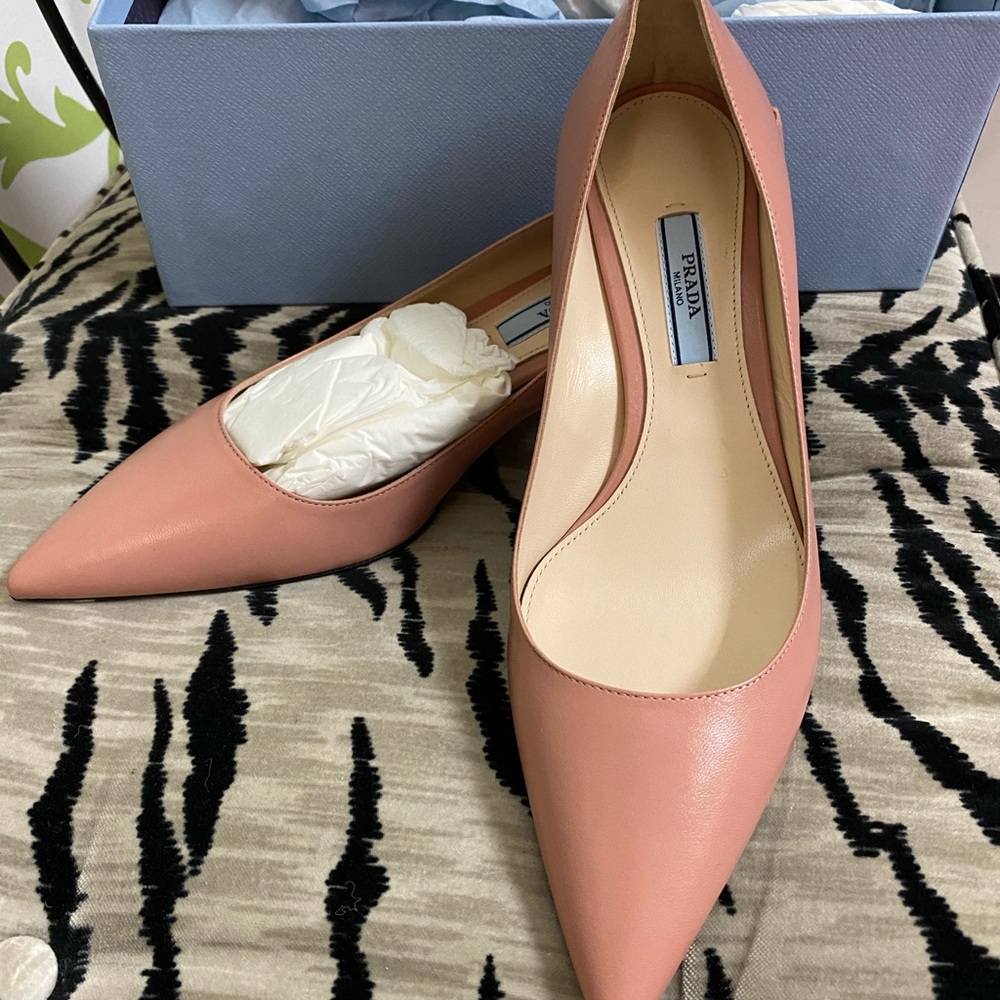 Prada Calzature Donna Camelia Kitten Heel PUMP NWT